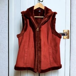 Woman's Chaps Red Suede Fur Lined Zip Up Vest,Fall & Winter,Size Large